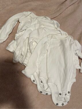 Carter's White Long-Sleeve Baby onesies Set - 5 Pack